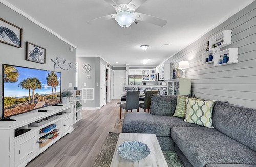 Pawleys Island Condominio | Charming 2 Bed 2 Bath True Blue Pawleys Island Golf, Pools, & Beach 5 min drive!