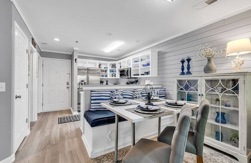 Pawleys Island Condominio | Charming 2 Bed 2 Bath True Blue Pawleys Island Golf, Pools, & Beach 5 min drive!