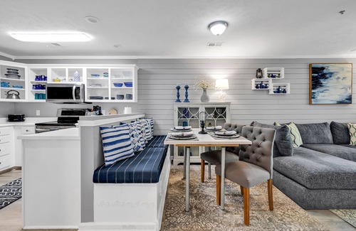 Pawleys Island Condominio | Charming 2 Bed 2 Bath True Blue Pawleys Island Golf, Pools, & Beach 5 min drive!