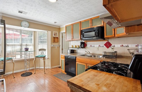 Stone Mountain Casa | Charming 2-bed/2.5-bath House in delightful Stone Mountain with Private Yard
