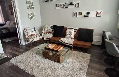 Communipaw Apartamento | Charming 2-bed Apt.Short Walk to Liberty State Park and Train! 20 Min to NYC