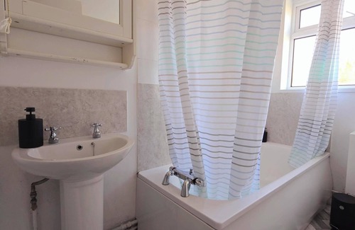 Shepherdswell Cabaña | Charming 2-Bed Cottage in Peaceful Village, Just 10 Minutes from Dover Centre