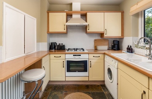 Adderbury Casa | Charming 2 Bed Cottage in the Heart of Adderbury | Pass the Keys
