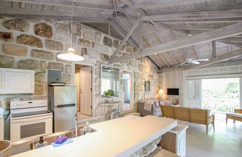 Merlin Bay Casa | Charming 2-Bed Cottage By Beach by BSL Rentals