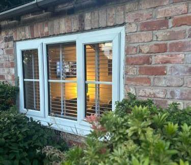 Tatton Park Casa | Charming 2-bed cottage in Peover, Cheshire East