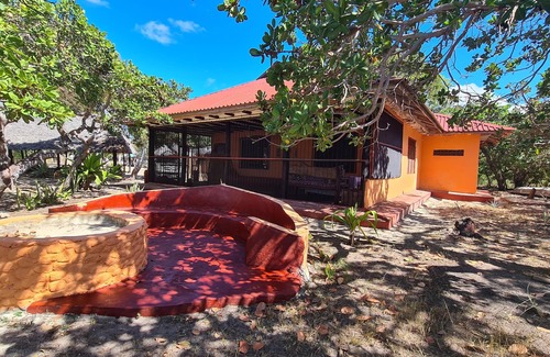 Galu Cabaña | Charming 2-bed Cottage in Bodo, a Fishing Village