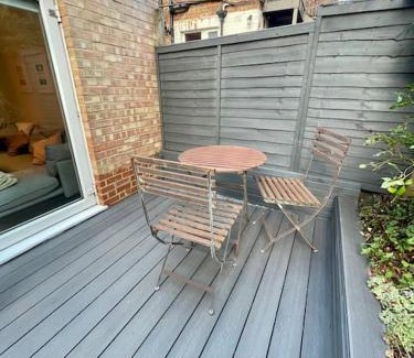 West Finchley Apartamento | Charming 2 Bed Garden Flat in Finchley Central