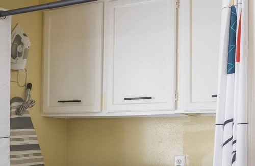 Quail Valley Casa | Charming 2 bed House sleeps up to 4 people. 1 Free Parking space in driveway.