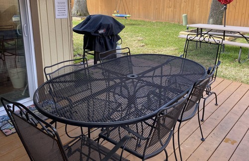 Quail Valley Casa | Charming 2 bed House sleeps up to 4 people. 1 Free Parking space in driveway.
