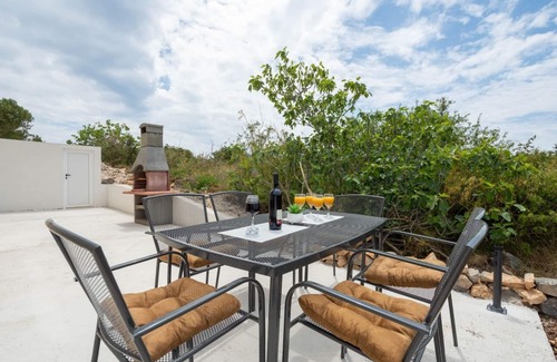 Drvenik Mali Casa | Charming 2-bed holiday home in Drvenik Mali with spectacular seaview, Wi-Fi, AC