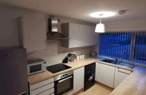 Landore Casa | Charming 2-bed House in Swansea