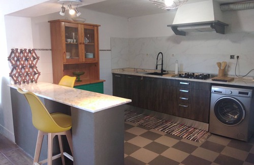 Maca Casa | Charming 2-Bed House in Sesimbra