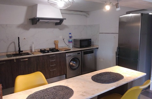 Maca Casa | Charming 2-Bed House in Sesimbra