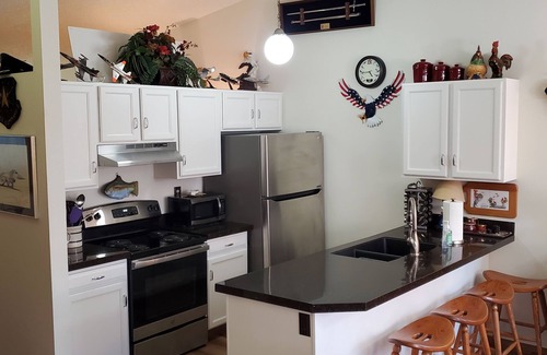 Colorado Springs Casa | Charming 2-bedroom townhome with WiFi and AC in lovely Colorado Springs