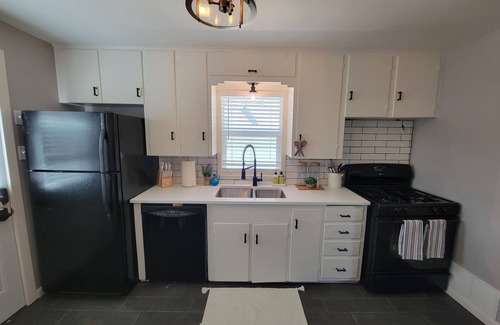 Pleasant Valley Casa | Charming 2-bedroom house next to the Garden of the Gods Entrance in the OCC