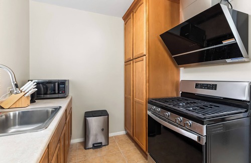 Rancho Cucamonga Casa | Charming 2-bedroom house with WiFi, AC with Modern Comforts
