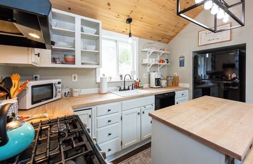 Southwest Harbor Casa | Charming 2-bedroom house with WiFi, AC in Southwest Harbor