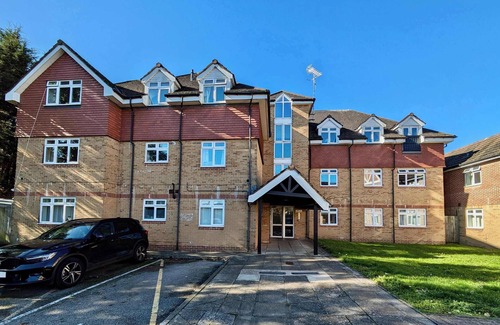 Bromley Common and Keston Apartamento | Charming 2-Bedroom Flat in London