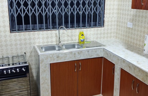 Elmina Apartamento | Charming 2-bedroom apartment with AC, WiFi in lovely Ataabaze Elmina