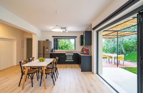 Zupa dubrovacka Casa | Charming 2-bedroom house in lovely Dubrovnik area with AC