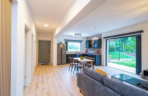 Zupa dubrovacka Casa | Charming 2-bedroom house in lovely Dubrovnik area with AC