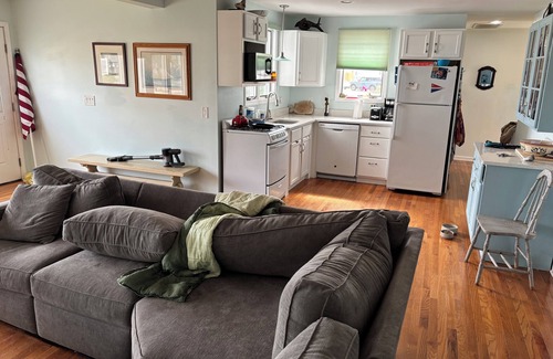Ortley Beach Casa | Charming 2-bedroom house on Pelican Island with WiFi and AC