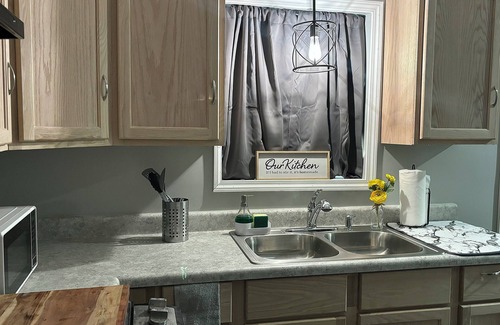 University City Casa | Charming 2-bedroom house with AC, WiFi in fantastic University City