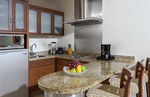 Las Jarretaderas Complejo | Charming 2-bedroom Suite with fitness room and AC in gorgeous Nuevo Vallarta