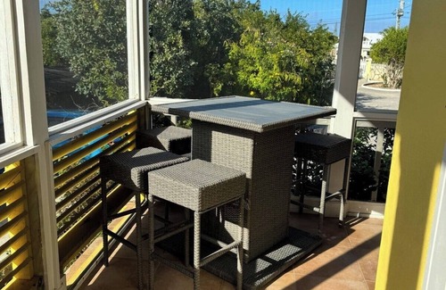 Discovery Bay Casa | Charming 2-bedroom bungalow in fabulous Providenciales with AC
