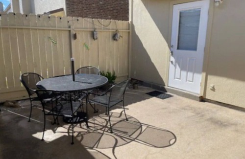 Flour Bluff Casa | Charming 2-bedroom townhome with office space & WiFi in welcoming Corpus Christi