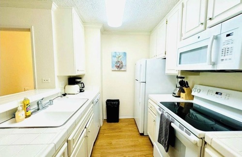 Marina Peninsula Apartamento | Charming 2-bedroom apartment with WiFi in fabulous Marina del Rey