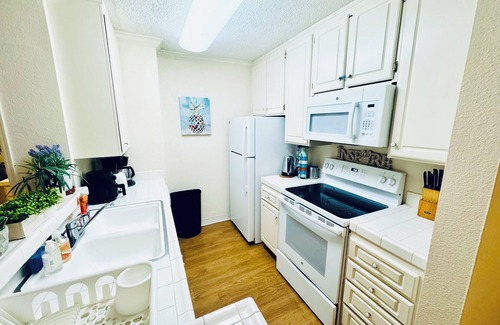 Marina Peninsula Apartamento | Charming 2-bedroom apartment with WiFi in fabulous Marina del Rey