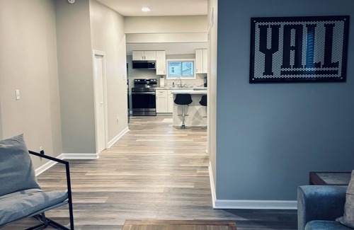 Bowling Green Apartamento | Charming 2-bedroom apartment with WiFi, AC in fantastic Downtown Bowling Green