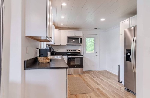 Elizabethtown Casa | Charming 2-bedroom house in Elizabethtown with WiFi and AC