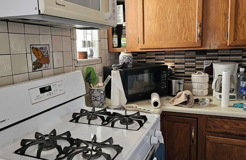 Idaho Springs Casa | Charming 2-bedroom house in awesome Idaho Springs with WiFi.