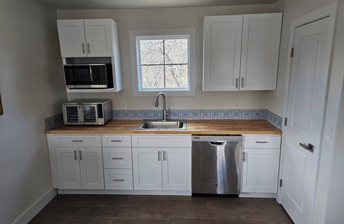 University Park Casa | Charming 2-bedroom 2 Bath Second Story of Home, with AC, WiFi in amazing Denver