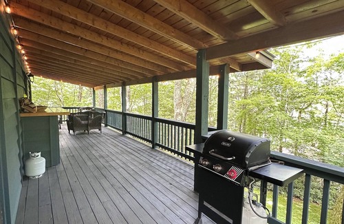 Mirror Lake Cabaña | Charming 2-bedroom 2-bath cottage near town in Highlands