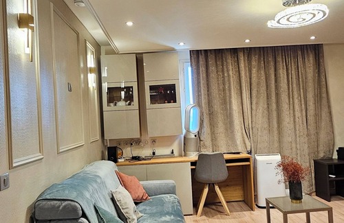 Gambetta Apartamento | Charming 2-bedroom apartment with big Terrace , view of Eiffel Tower and Paris