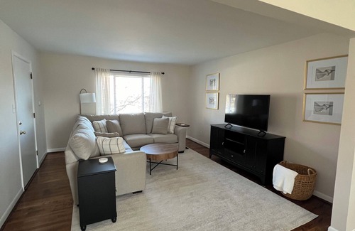 Roselawn Finance Apartamento | Charming 2-Bedroom Apartment in Cincinnati