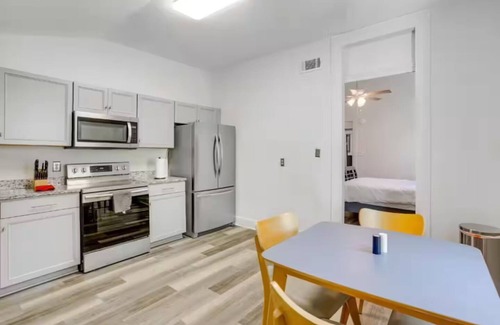 Saint Claude Apartamento | Charming 2-bedroom apartment in Historically Fabulous New Orleans Bywater