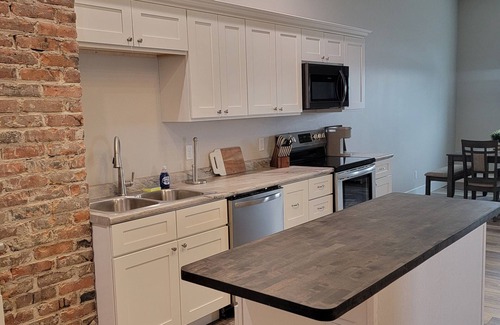 Oak Harbor Apartamento | Charming 2-bedroom apartment in downtown Oak Harbor!