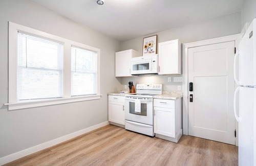 West Allis Apartamento | Charming 2-bedroom apartment with AC, WiFi in fantastic West Allis