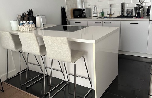 Carnisse Apartamento | Charming 2-bedroom apartment in Rotterdam with city views
