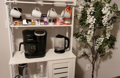 Hamilton District Apartamento | Charming 2-bedroom apartment with WiFi, AC in serene Allentown