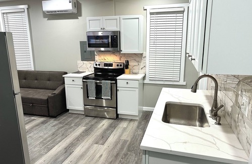 Baltimore Apartamento | Charming 2-bedroom apartment in cool Baltimore with AC, WiFi