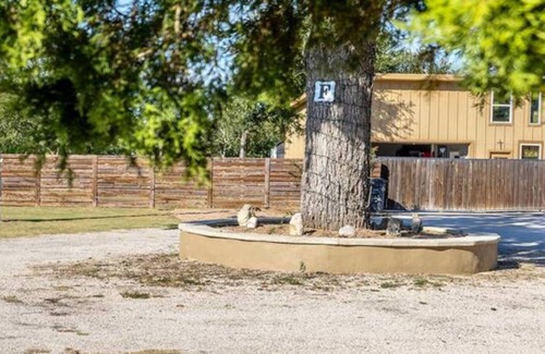 Garfield Apartamento | Charming 2-bedroom apartment with WiFi, AC in awesome Del Valle 3 parking lot