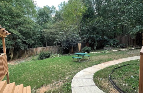 Ellenwood Apartamento | Charming 2-bedroom apartment with AC, WiFi in quiet suburbs of Ellenwood.