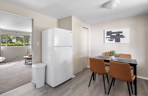 Columbus Apartamento | Charming 2-bedroom apartment with AC, WiFi near OSU and Hospitals