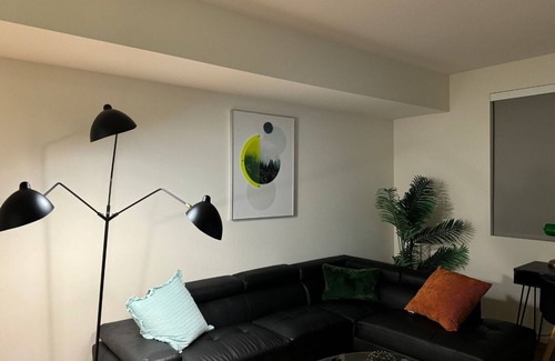 Downtown Apartamento | Charming 2-Bedroom Apartment in Glendale