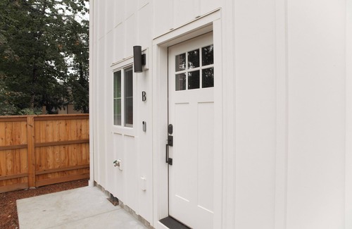 Garden Home-Whitford Apartamento | Charming 2-bedroom apartment in fabulous Portland with WiFi